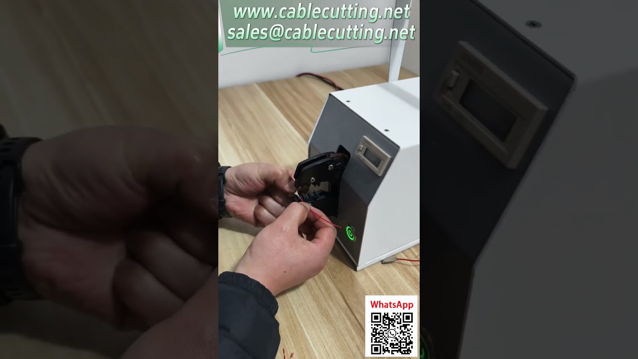 Pieni terminaalipuristin tarkkaan 0,14 mm:n johtojen puristukseen