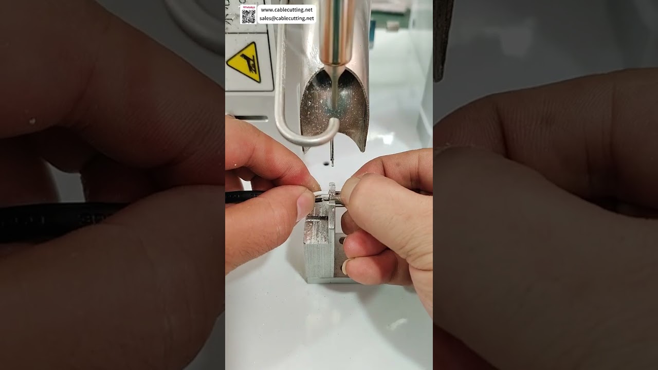 Puoliautomaattinen juotoskone – korkean ja matalan pudotuksen juotos DC-naarasliittimille (lyhyt versio)